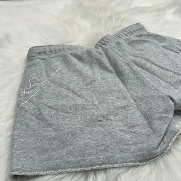 Nike Sweat Shorts Soft Heather Grey Size XS - Picture 9 of 13
